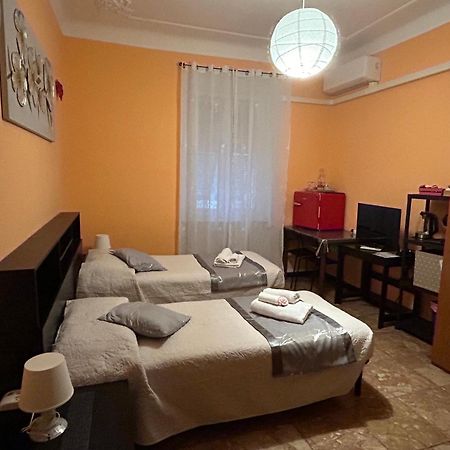 Bed and Breakfast A Casa Di Lou Генуя Экстерьер фото